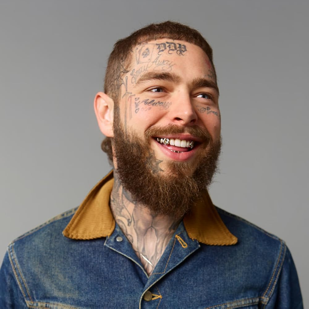 Post Malone – Chanteur, auteur-compositeur et producteur de disques américain connu pour mélanger les genres tels que le hip-hop, la pop et le rock. Parmi ses tubes figurent « Rockstar » et « Circles ».
